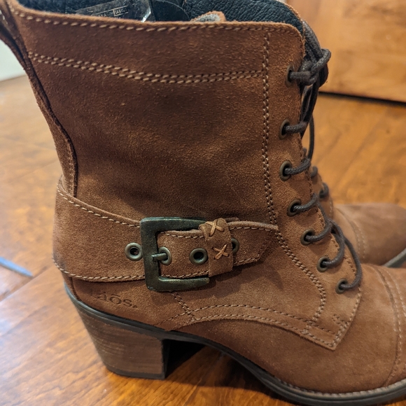 Taos Women's Laka Brown Suede Boot, Sz. 9-9.5, 40 European. - Picture 2 of 14